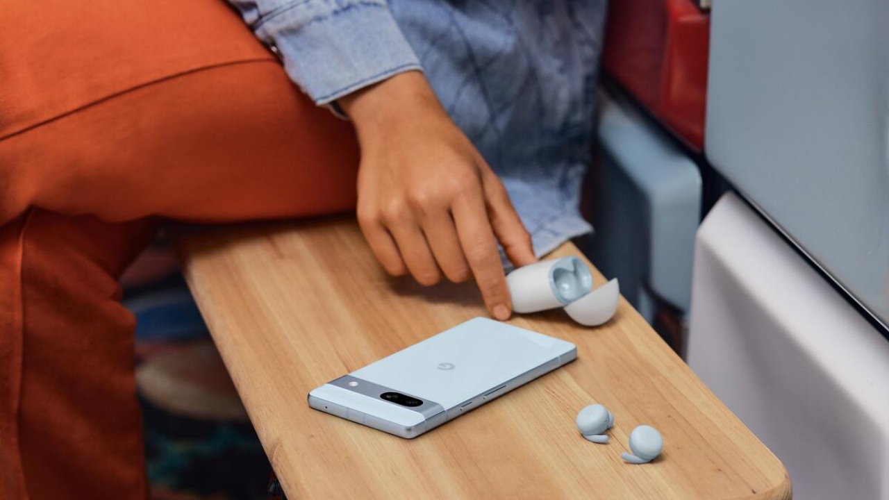 Google Pixel 7A Smartphone Review Pixel 7A Sea Lifestyle