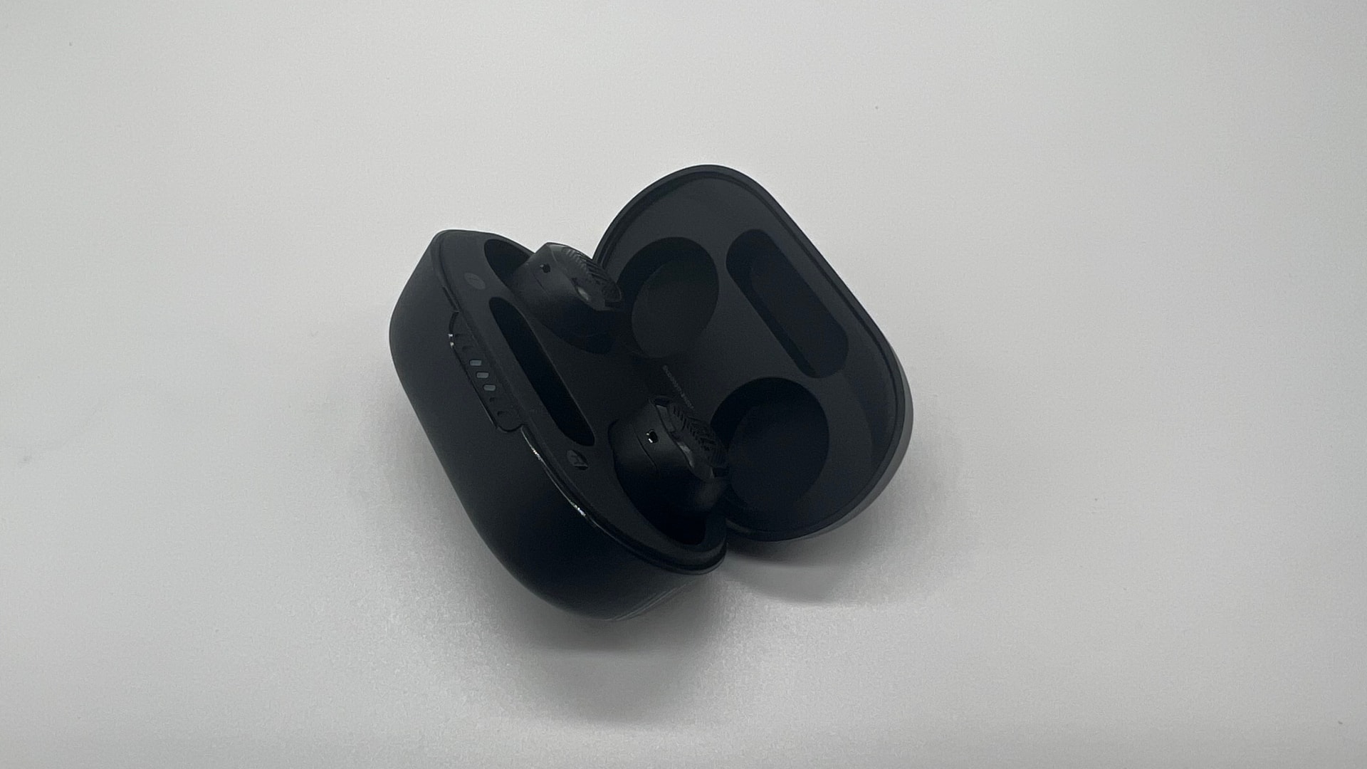 JBL Quantum TWS Air Earbuds 2