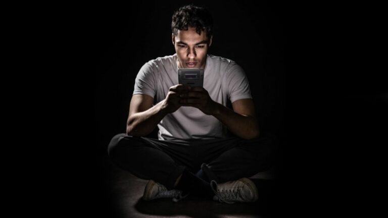 NO SAVE POINTS: When TwitchPlaysPokémon Meets Live Theatre