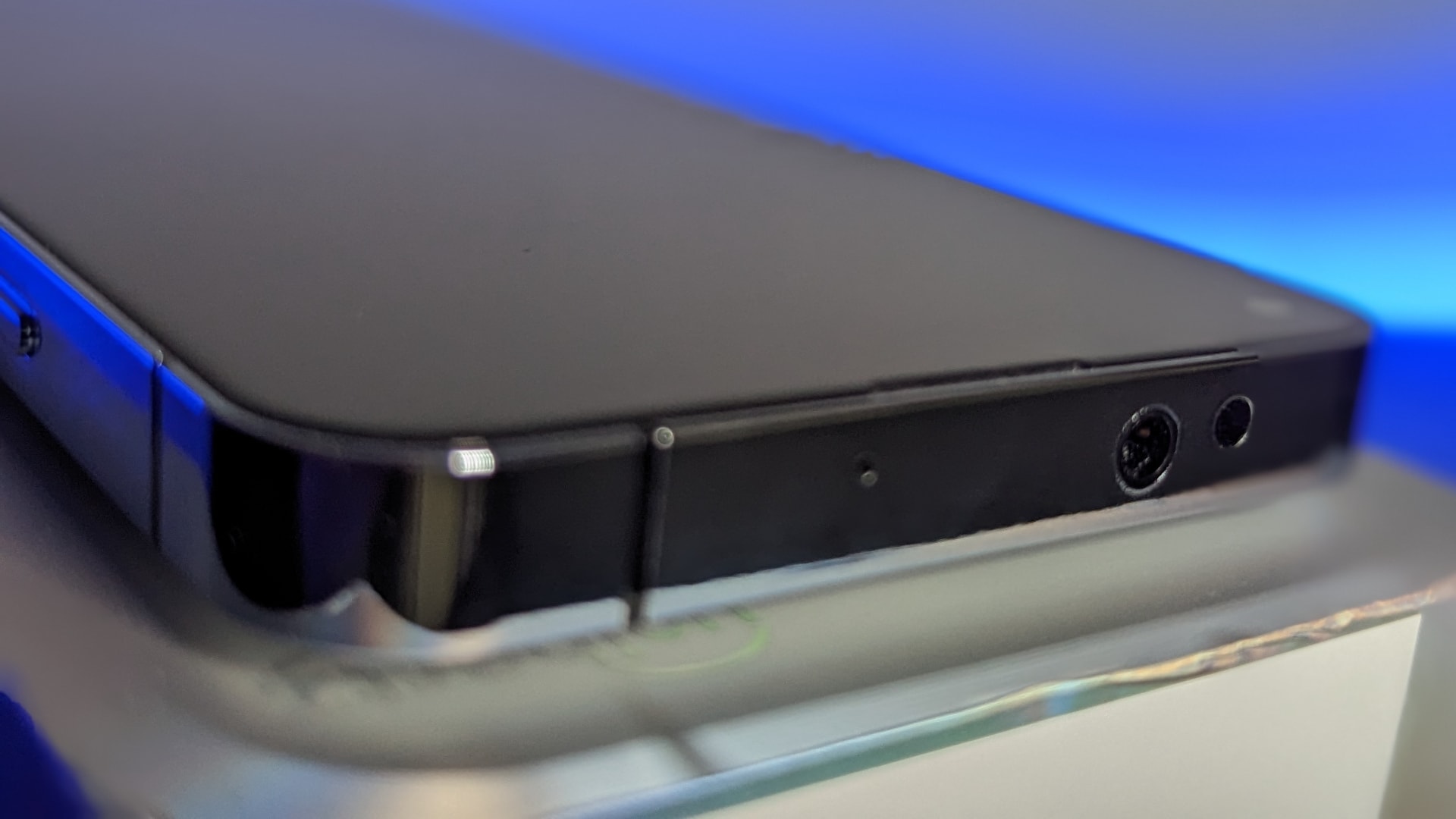 Unihertz Luna Smartphone Review