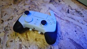 Razer Wolverine V2 Pro Controller for PS5 Review