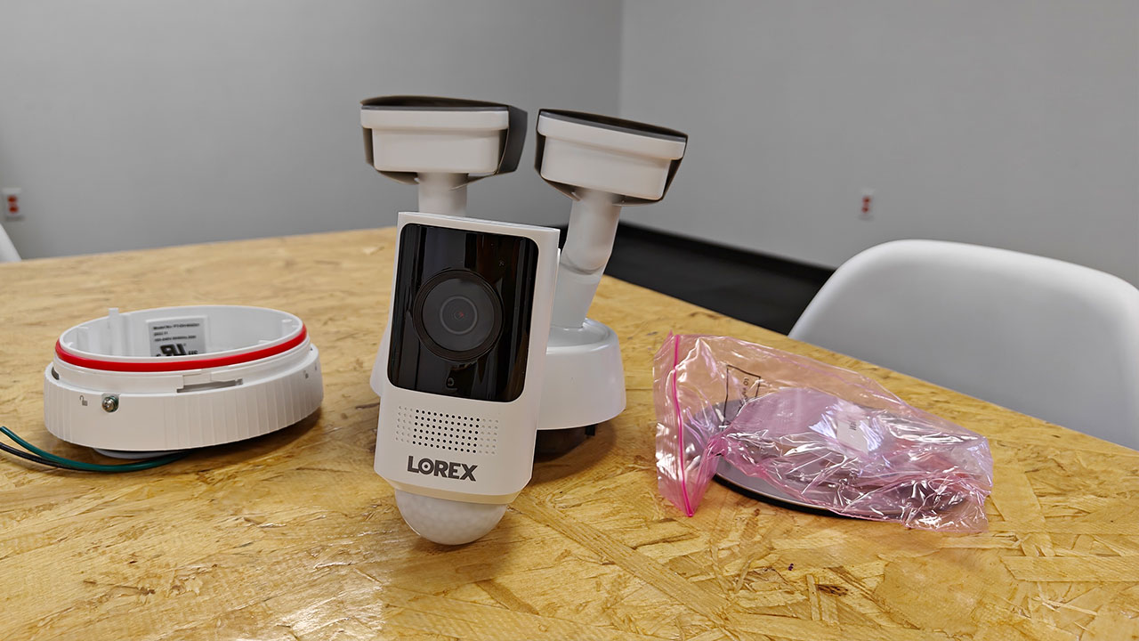 Lorex 2K Wired Floodlight Security Camera Review Lorex 2K Wired Floodlight Security Camera Review