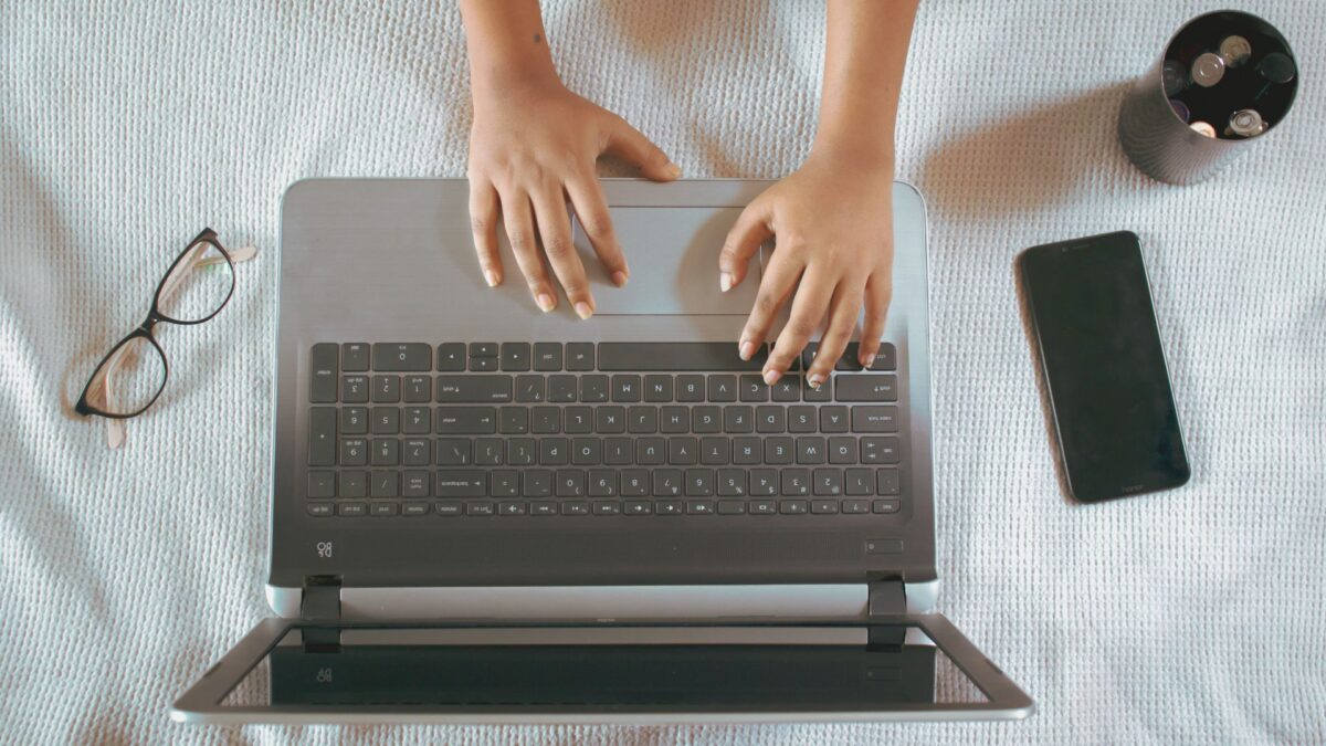 How Students Use Gadgets to Improve Homework Productivity