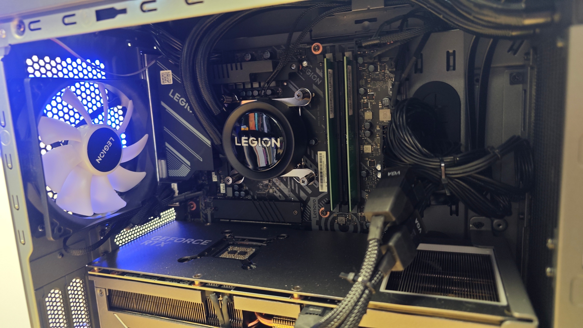 Lenovo Legion Tower 7I Gen. 8 Review