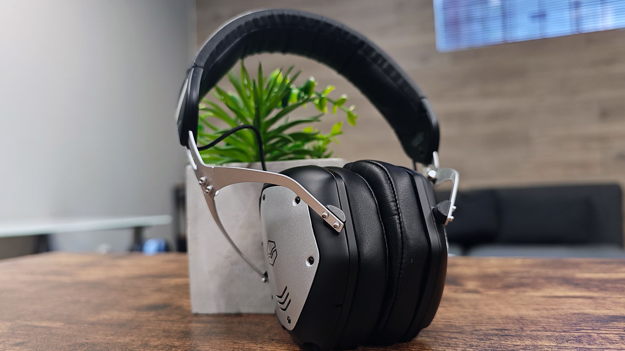 V-Moda Crossfade 3 Wireless Headphones Review V-Moda Crossfade 3 Wireless Headphones Review