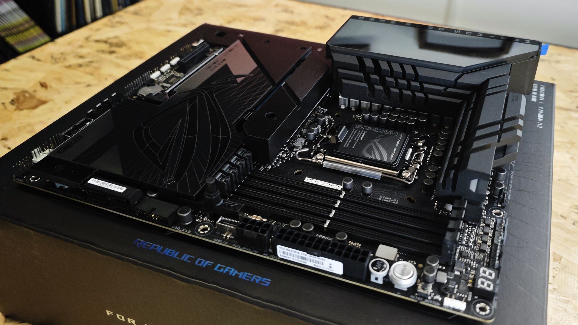 ASUS ROG Maximus Z790 Dark Hero Motherboard Review