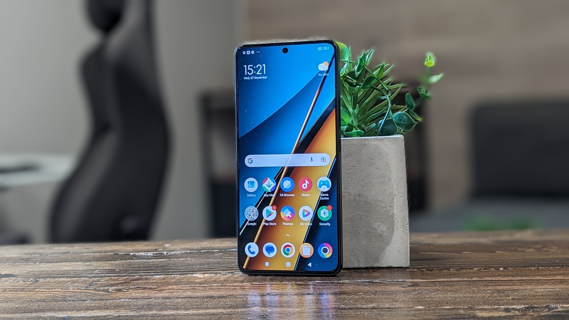 POCO X6 Smartphone Review