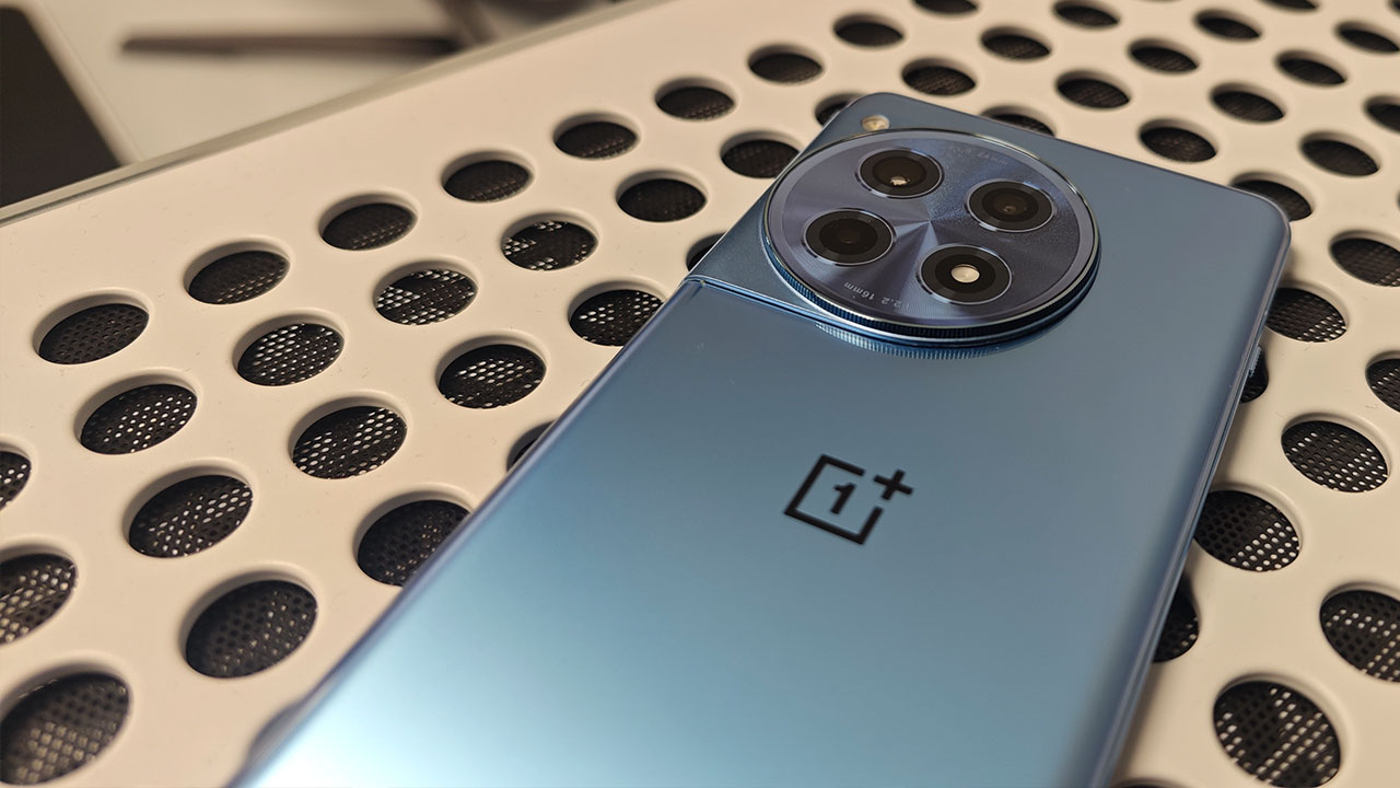 OnePlus 12R Smartphone Review