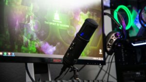 Exploring the Cost and Benefits of Developing Streaming Apps for Creators