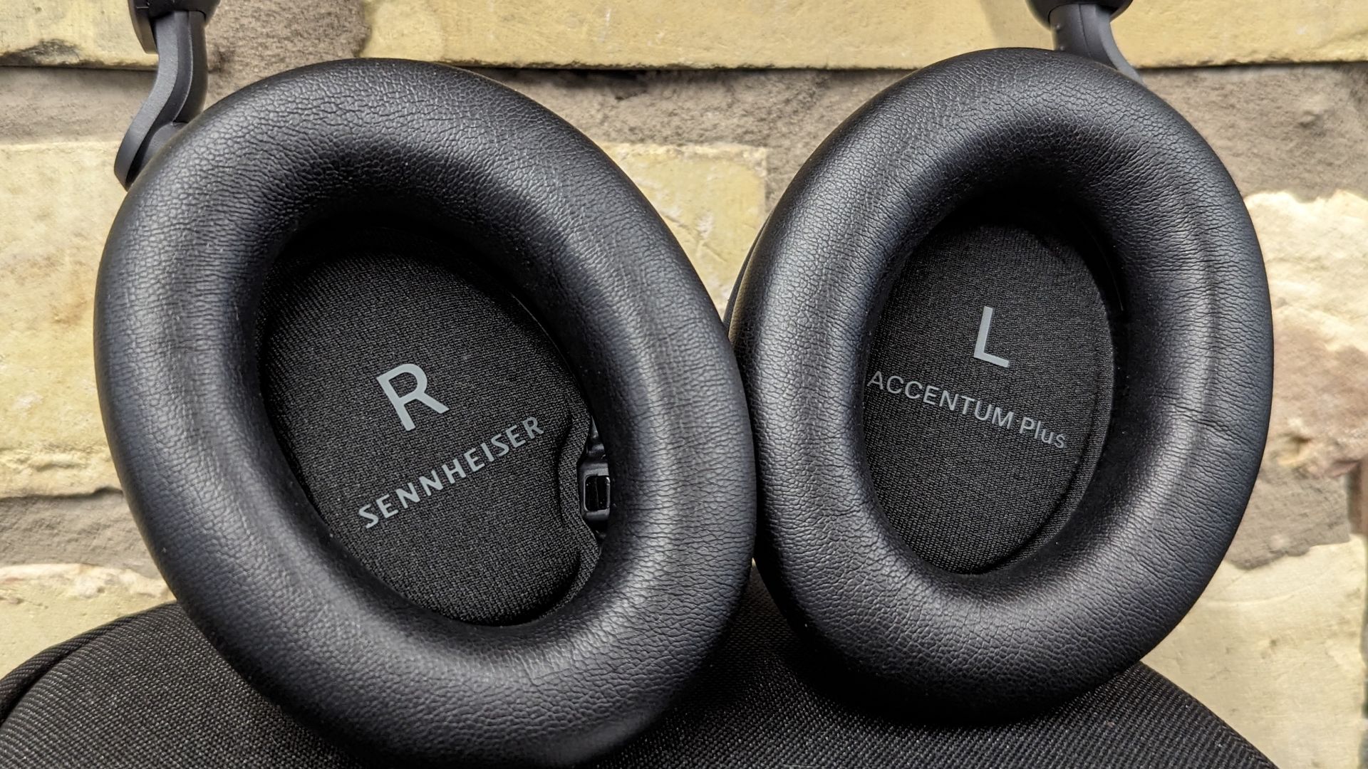 Sennheiser Accentum Plus Wireless Headphones Review
