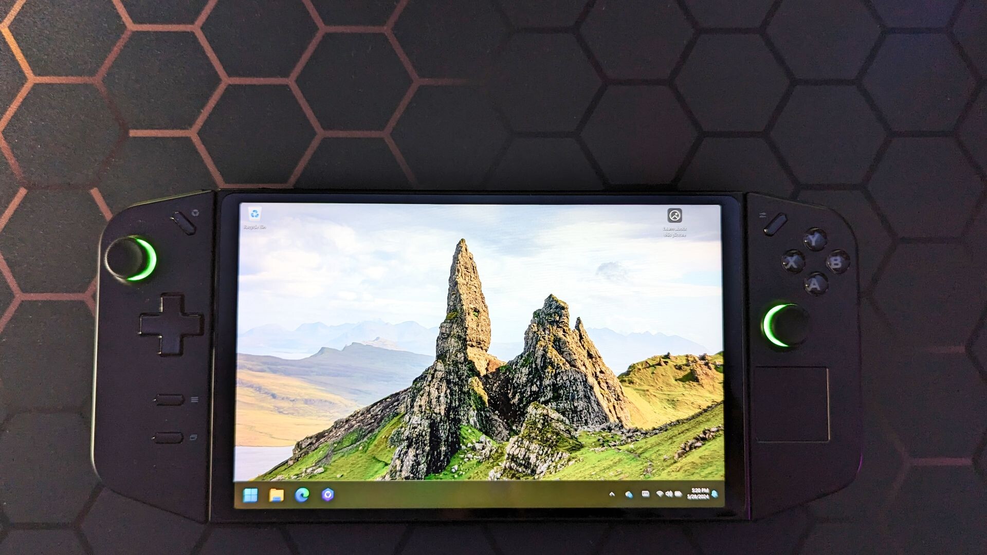 An Xbox Handheld is Being Developed, But is Sadly 'Years Out' According To Xbox Head
