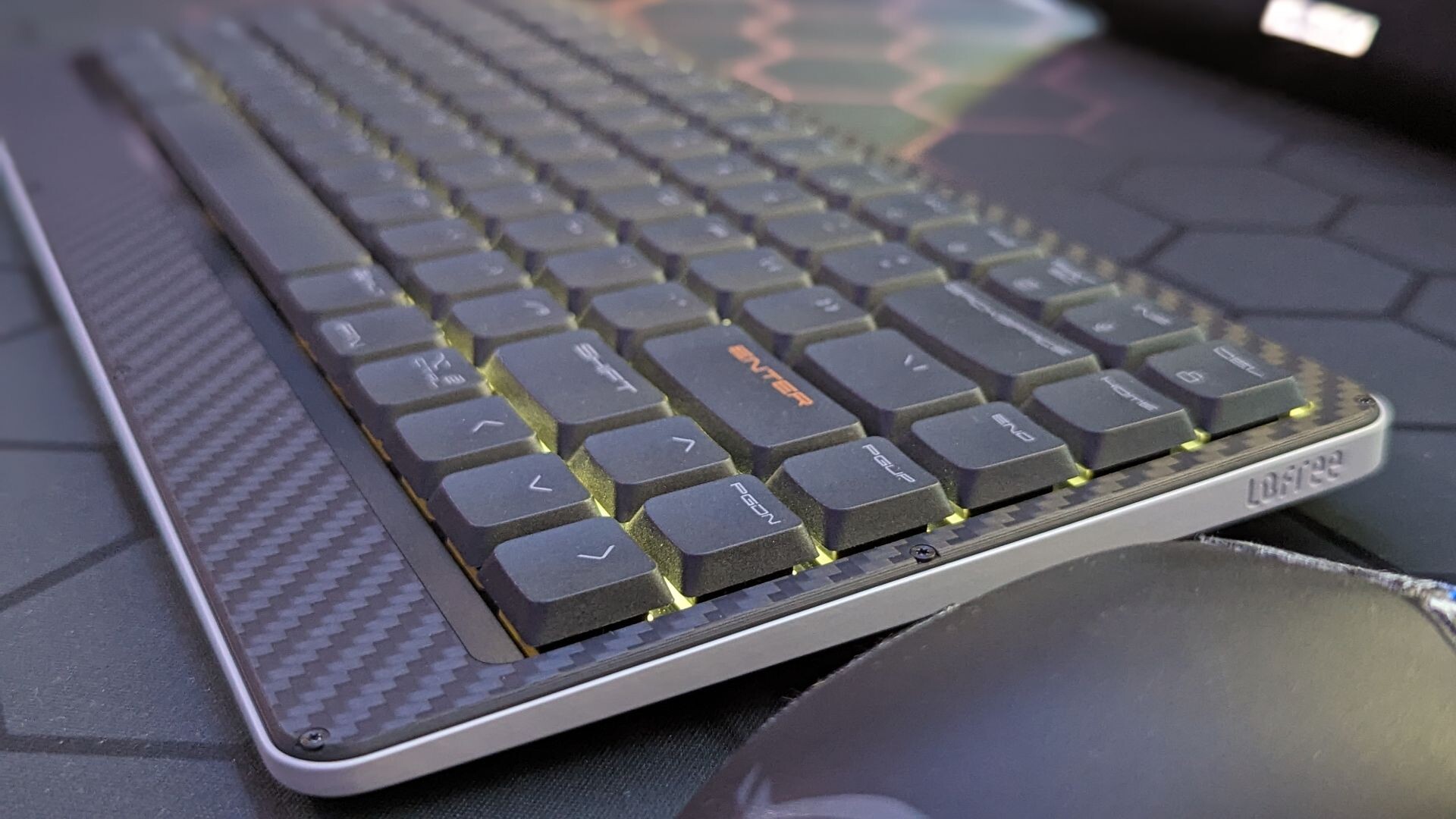 Lofree Edge Wireless Keyboard Review