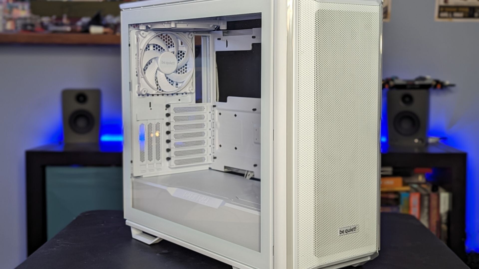 be quiet! Dark Base 701 PC Case Review