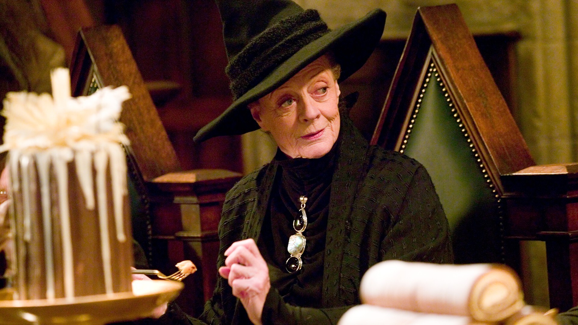 Maggie Smith, Oscar-Winning Star of Harry Potter and Downtown Abbey, Dies at 89