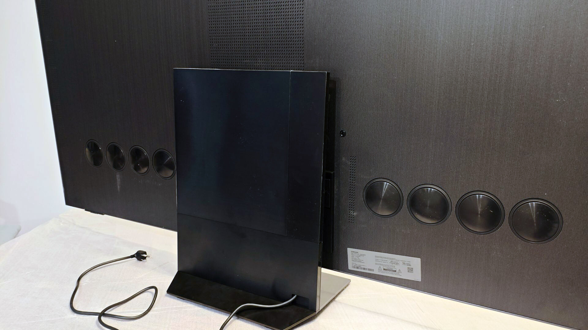 Samsung Neo QLED 8K QN900D 65” TV Review