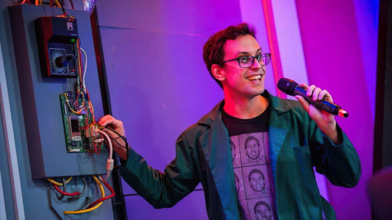 Creator PointCrow Gives Streaming & Speed Cookie Baking Tips at TwitchCon 2024