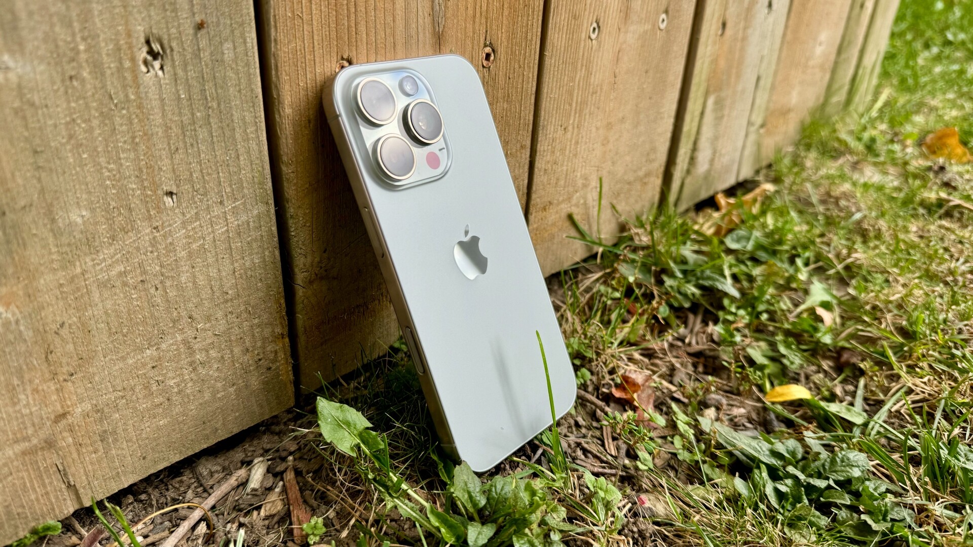 iPhone 16 Pro Smartphone Review