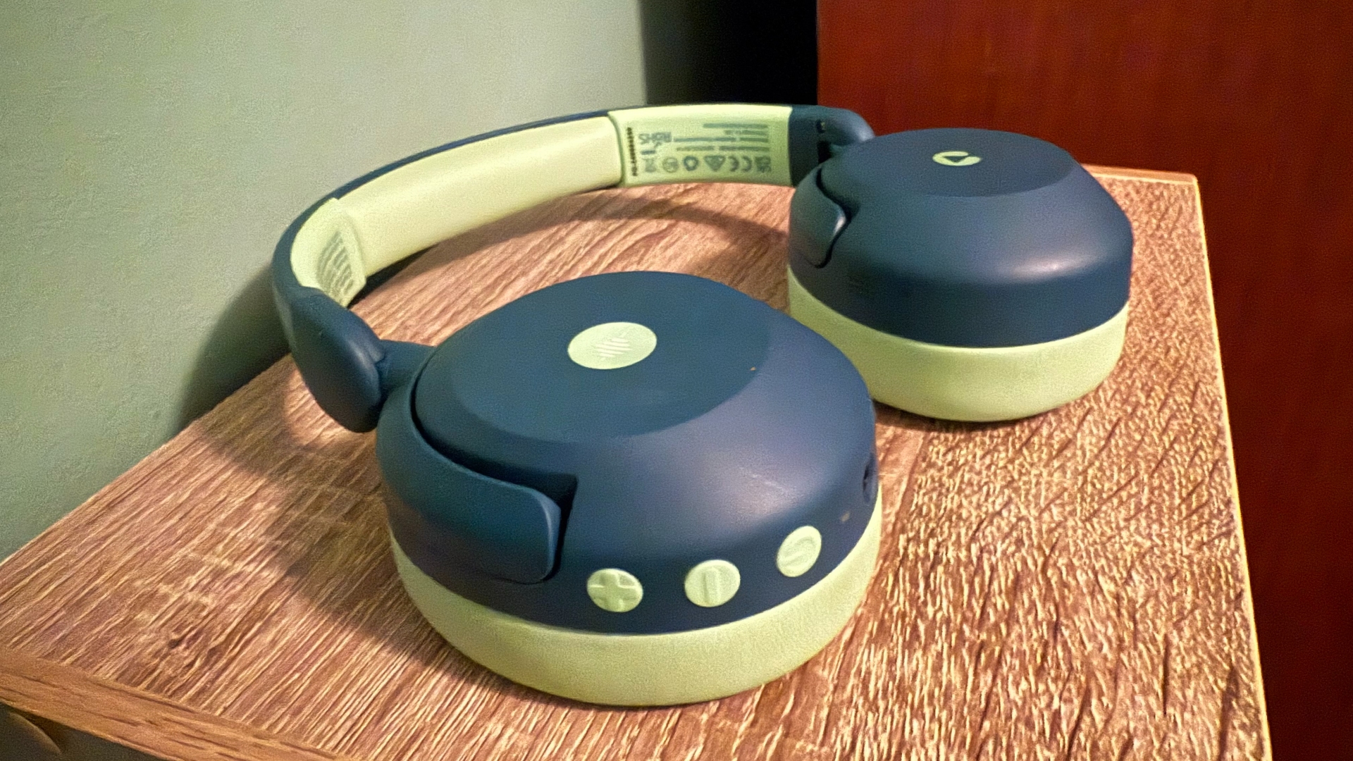 iClever BTH20 Headphones For Kids Review