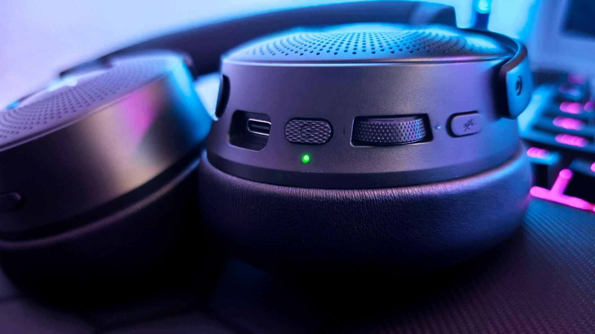 Razer Kraken V4 Pro Gaming Headset Review