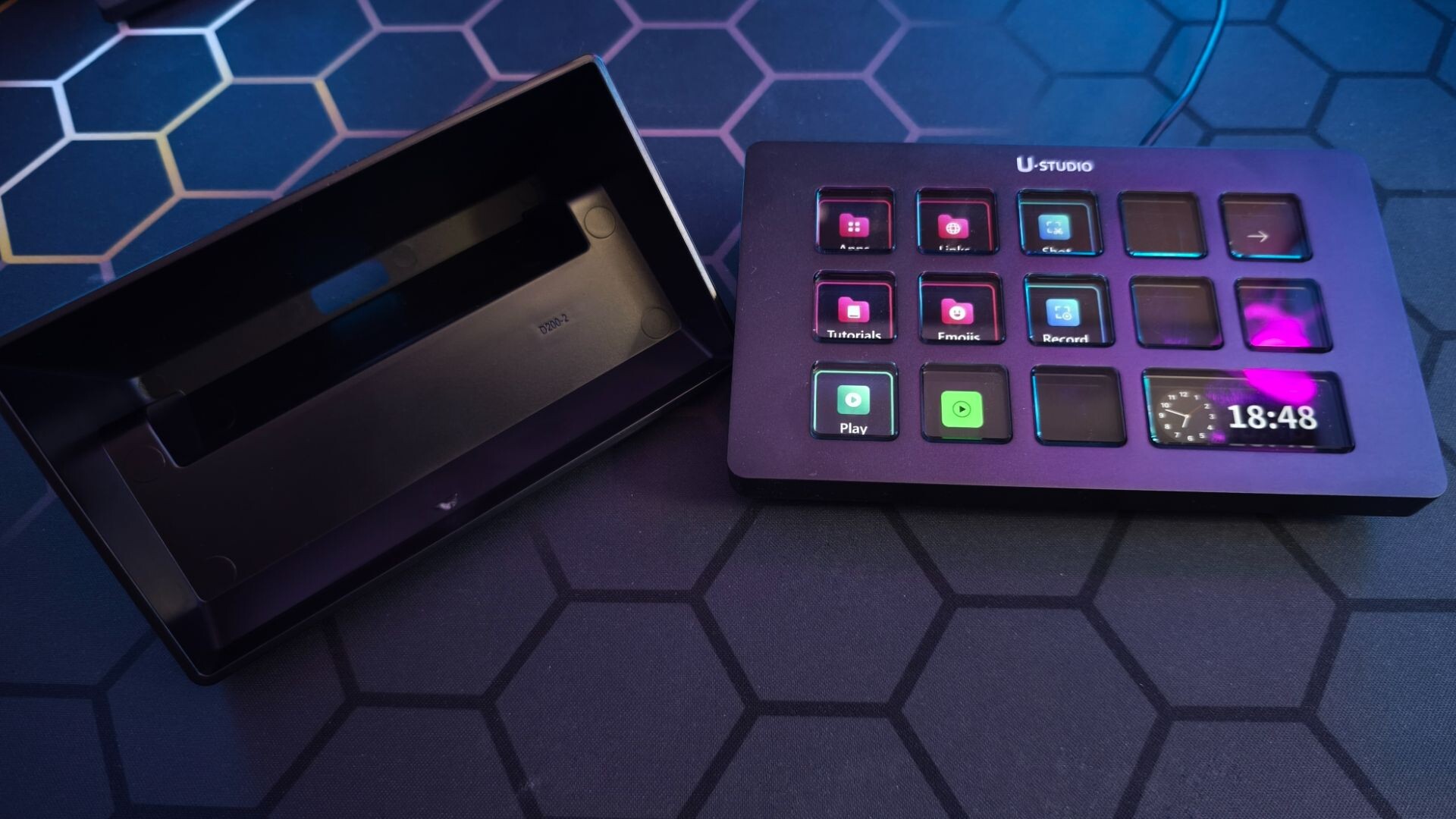 Ulanzi Stream Deck D200 Review