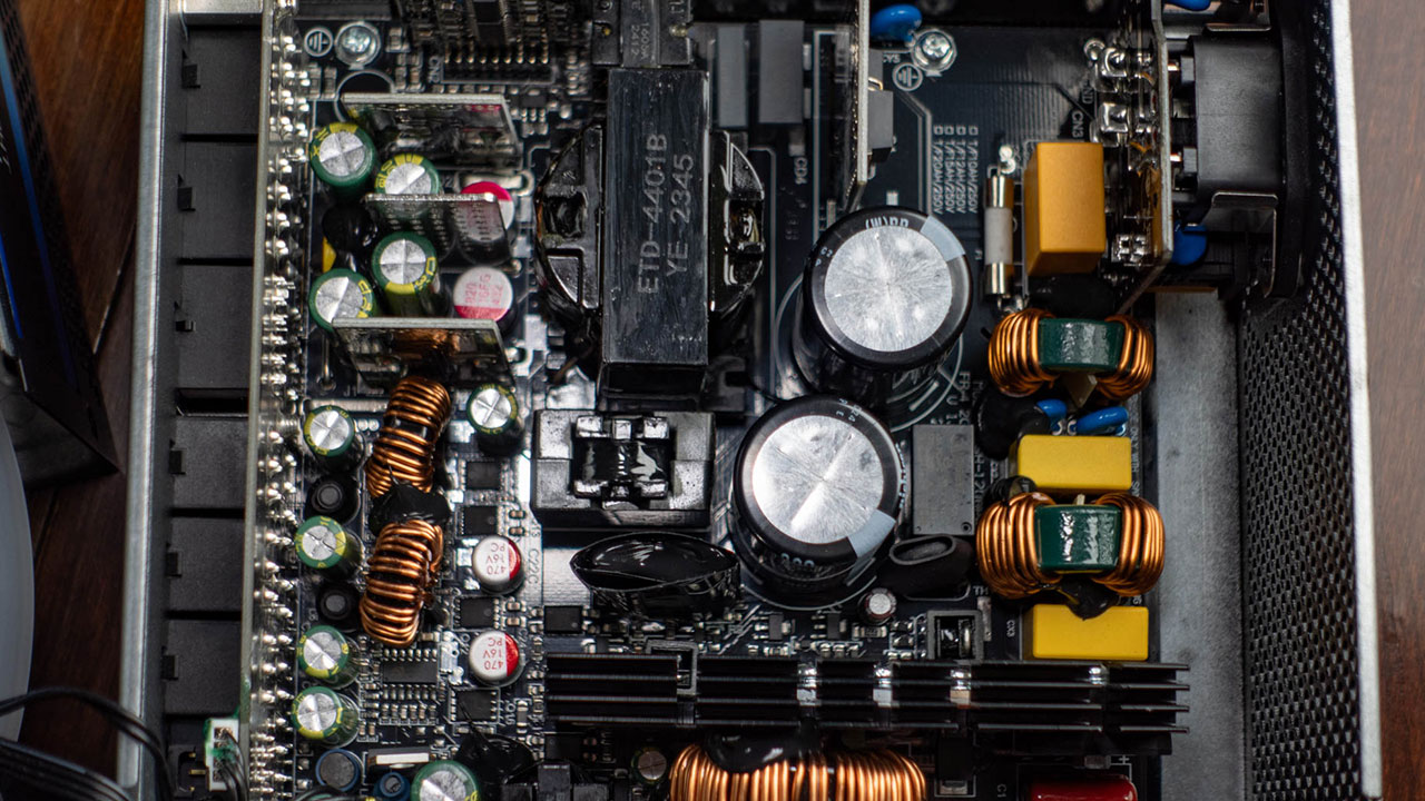 Gamemax Rgb-Smart 1050 Pro Power Supply Review