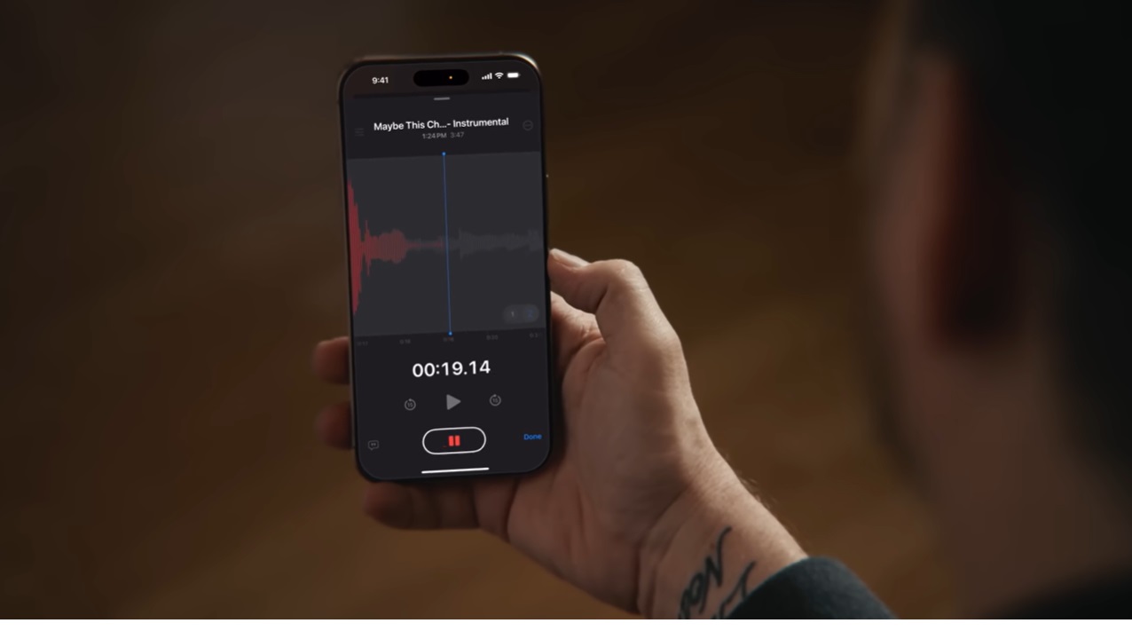 iPhone 16 Pro Can Now Use Layered Recording In Voice Memos in the new iOS 18.2 Update