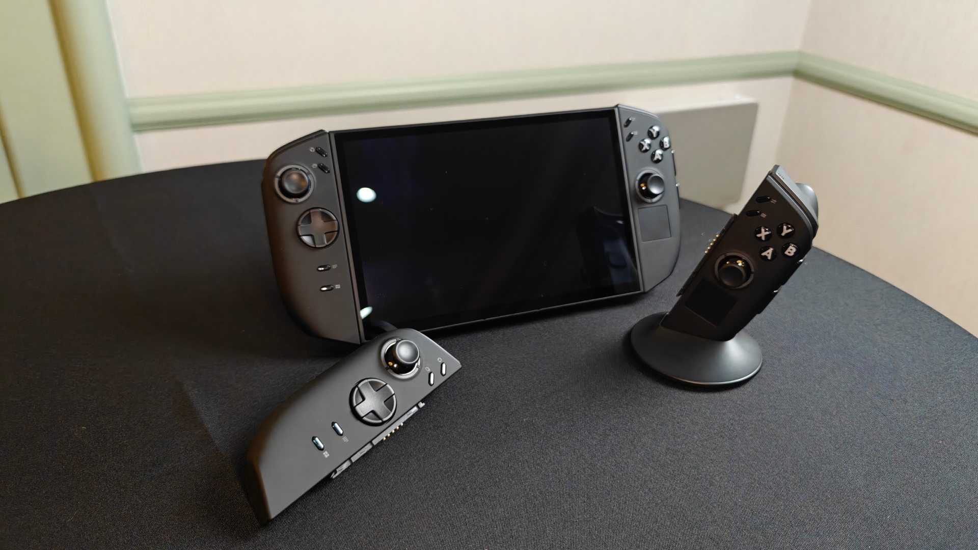 CES 2025: Lenovo Legion Handheld Ecosystem Sees New Legion Go S, Legion Tab & Legion Go 2 Prototype!