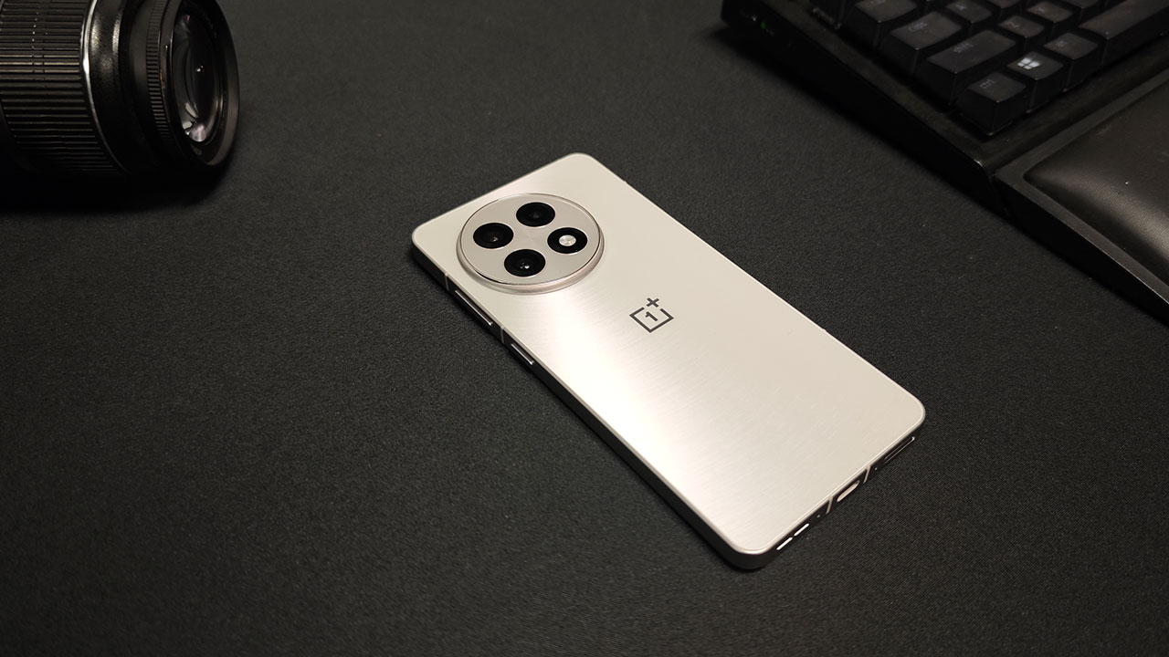 OnePlus 13R Smartphone Review