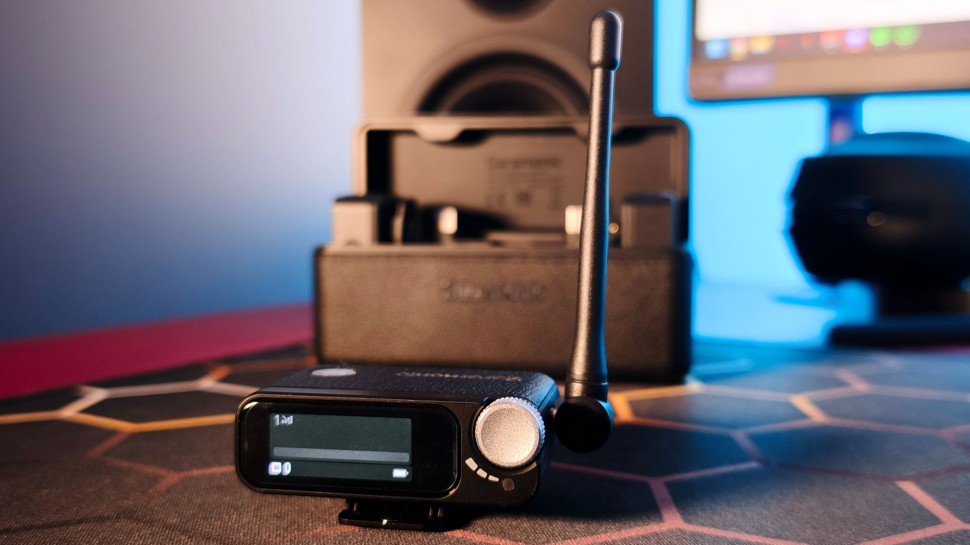 Saramonic Ultra Microphone System Review Saramonic Ultra Microphone System Review