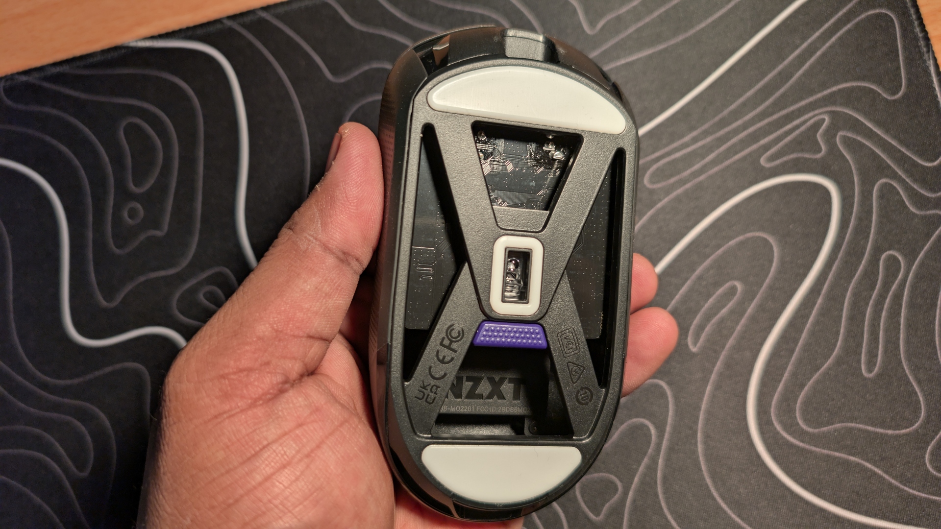 NZXT Lift Elite Wireless Gaming Mouse Review