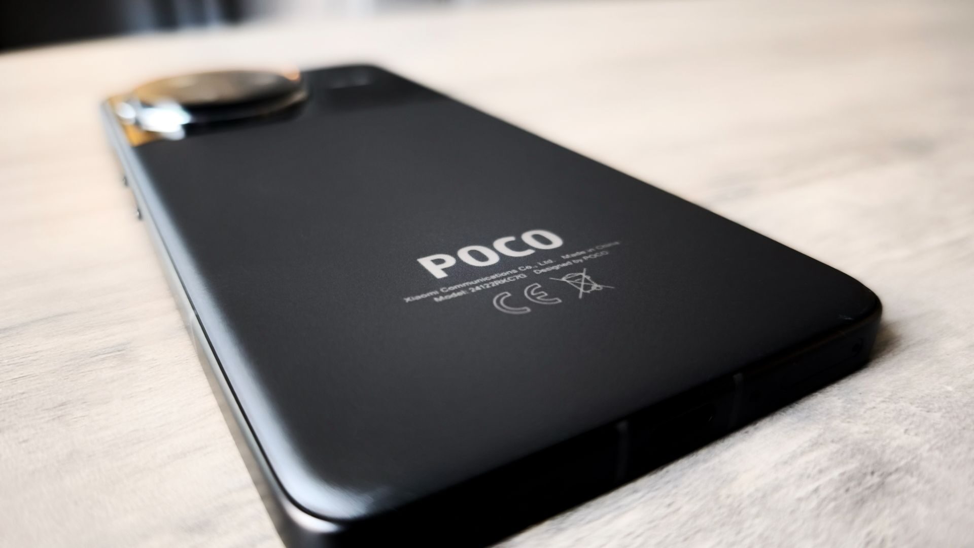 POCO F7 Ultra Smartphone Review