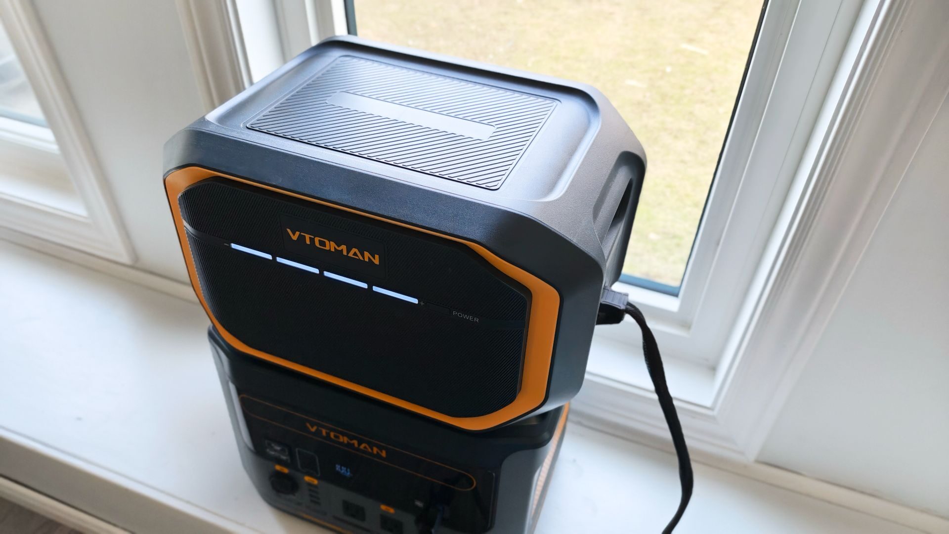 Vtoman Flashspeed 1000 Portable Power Station Bundle Review