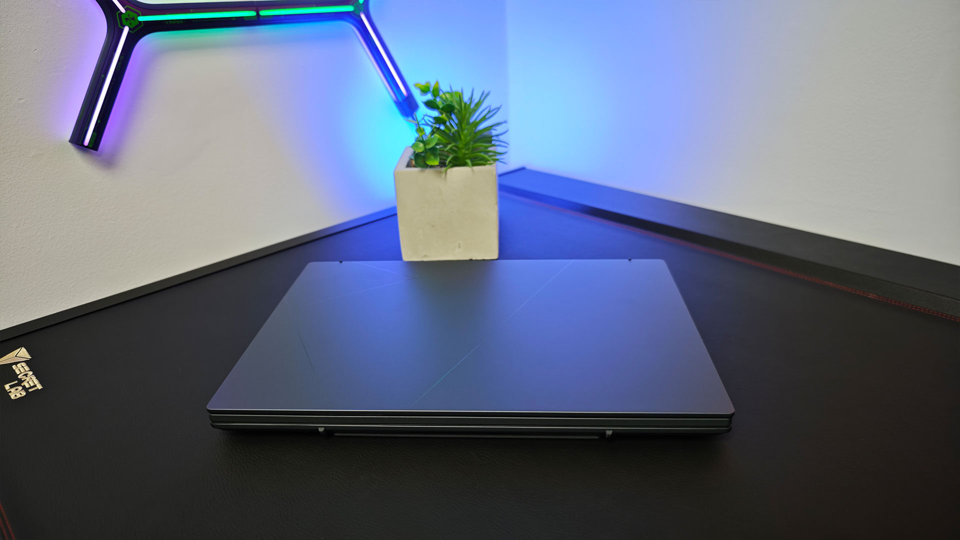 ASUS Zenbook Duo (2025) Review ASUS Zenbook Duo (2025) Review