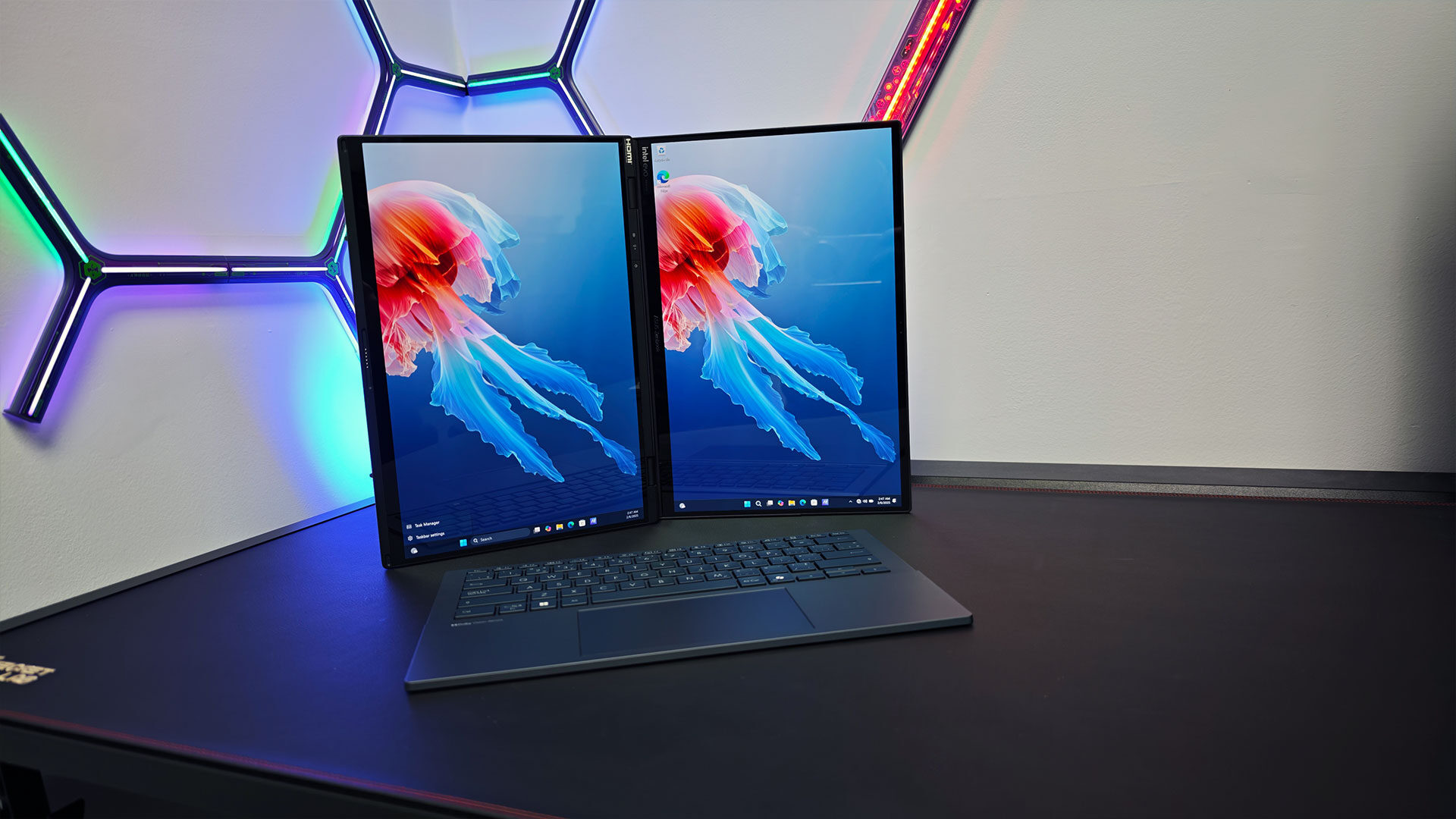 ASUS Zenbook Duo (2025) Review ASUS Zenbook Duo (2025) Review