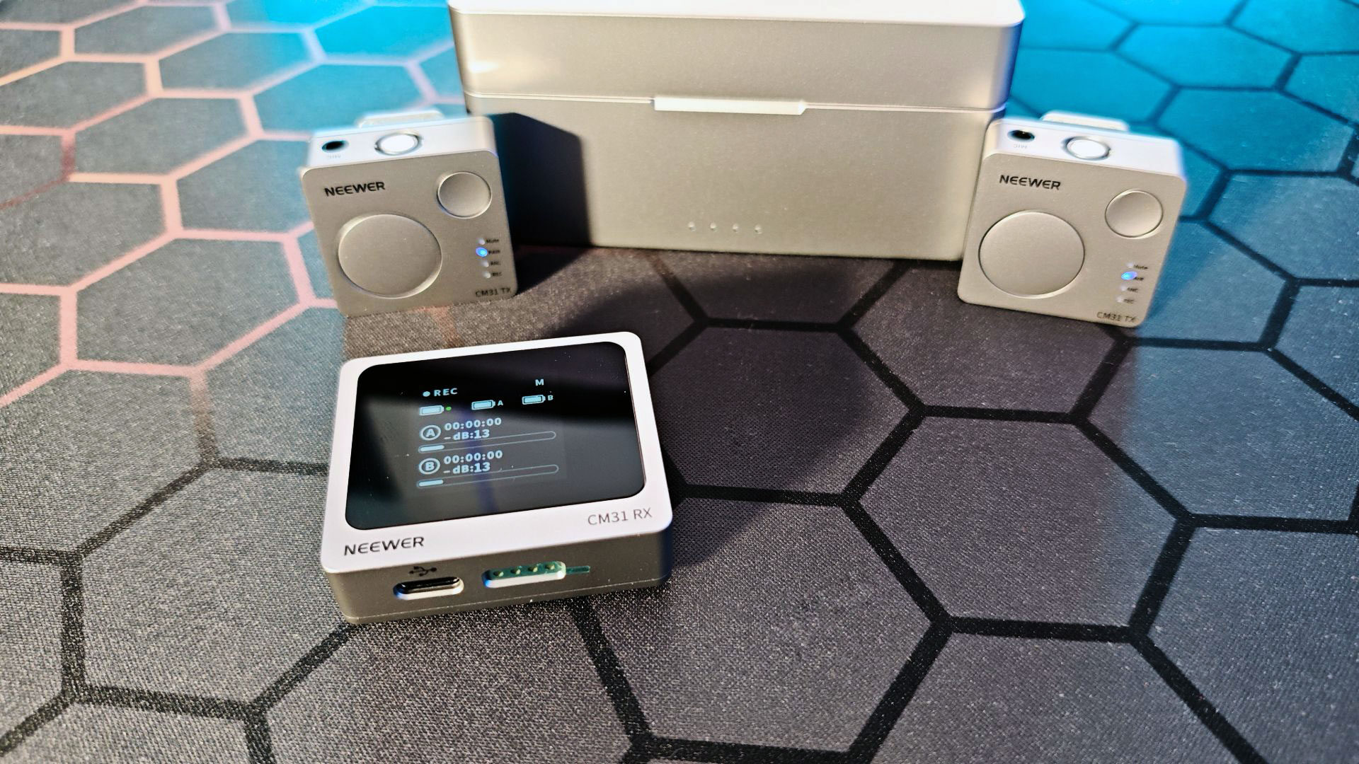 Neewer CM31 Wireless Microphone System Review