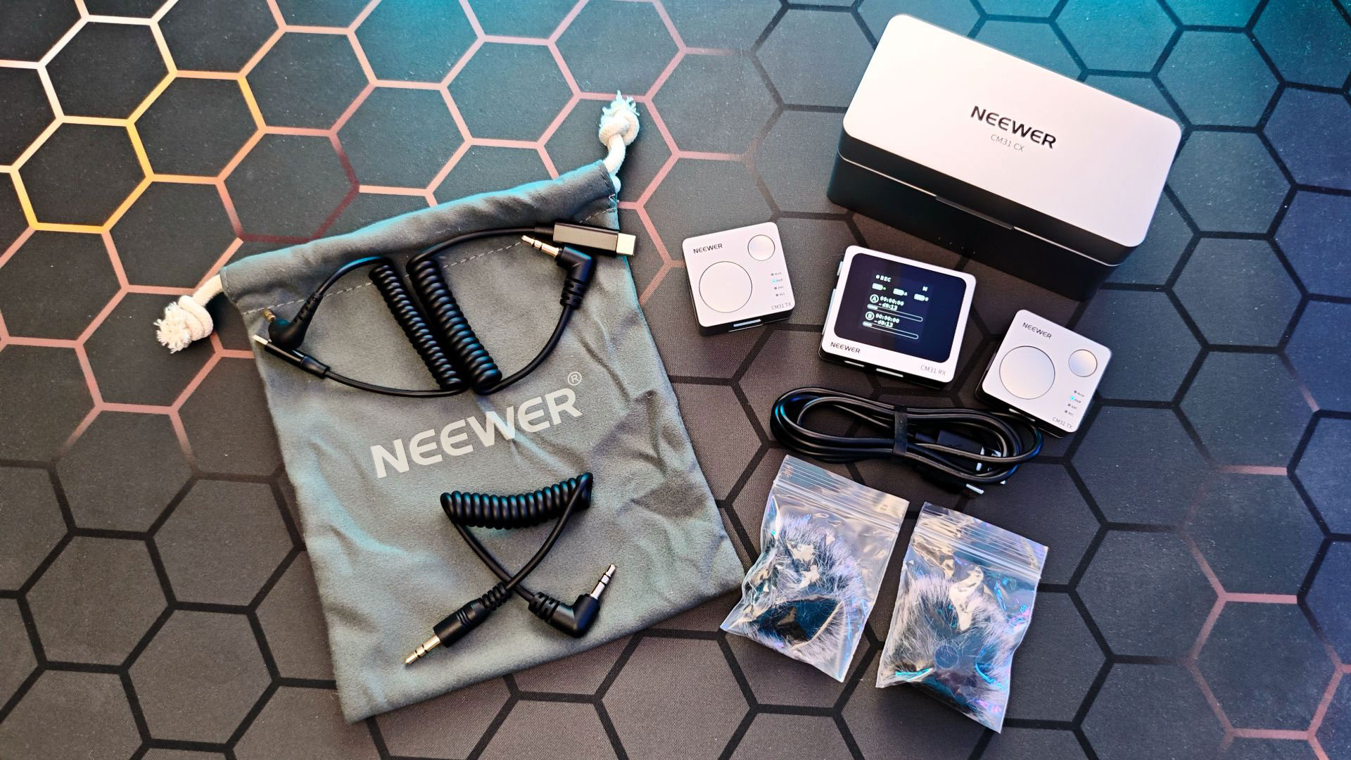 Neewer Cm31 Wireless Microphone System Review Neewer Cm31 Wireless Microphone System Review