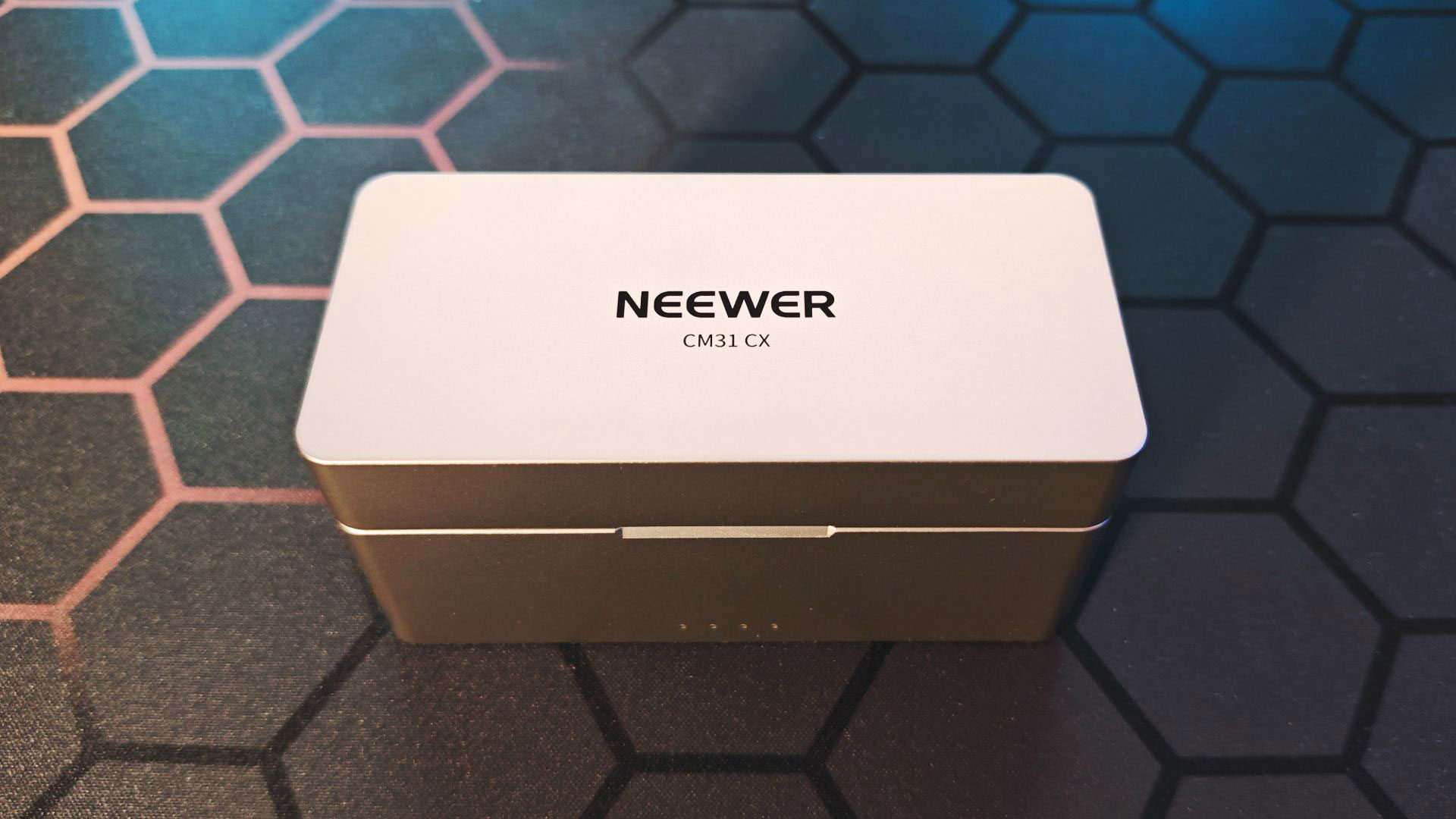 Neewer Cm31 Wireless Microphone System Review Neewer Cm31 Wireless Microphone System Review