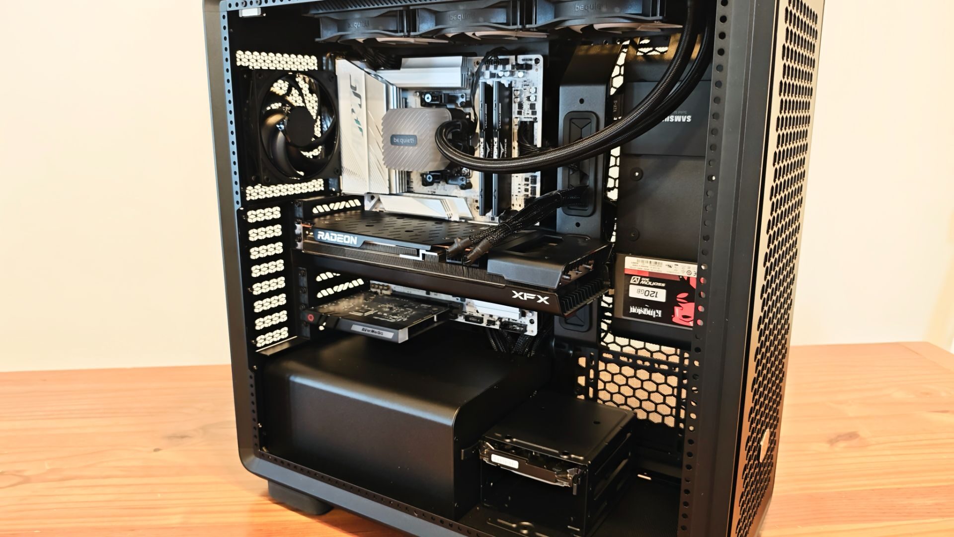 The Masterframe 600 Is a PC Case Built for Modders, Tweakers, and Hardcore Builders