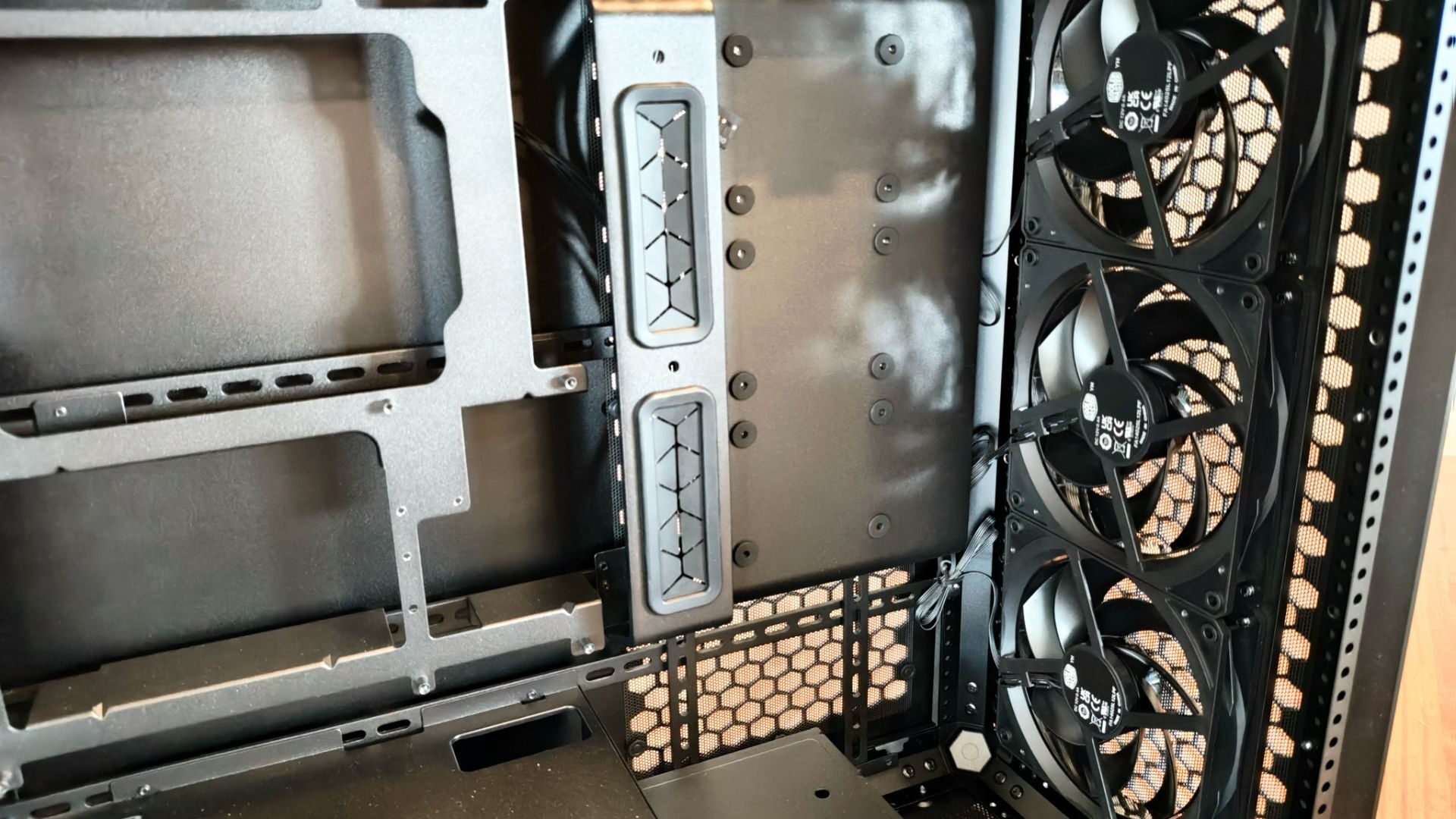 The Masterframe 600 Is a PC Case Built for Modders, Tweakers, and Hardcore Builders