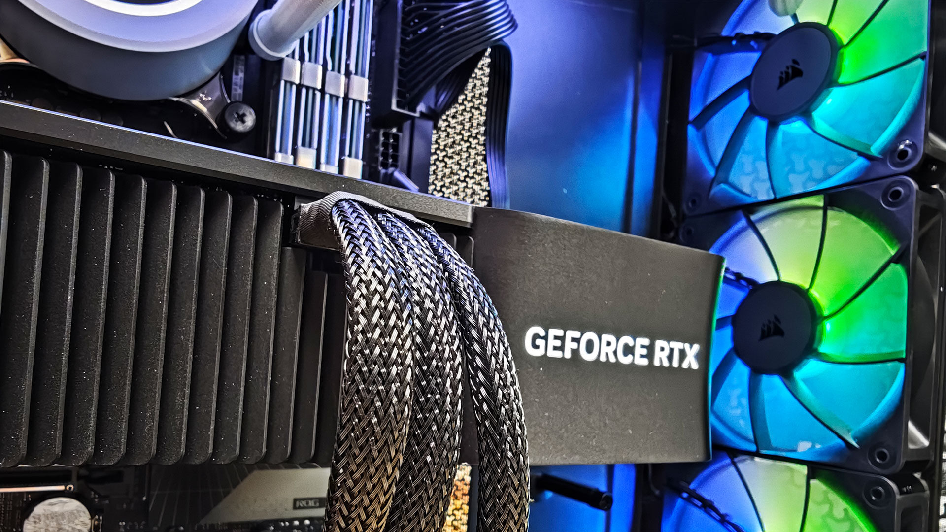 Corsair FRAME 4000D PC Case Review