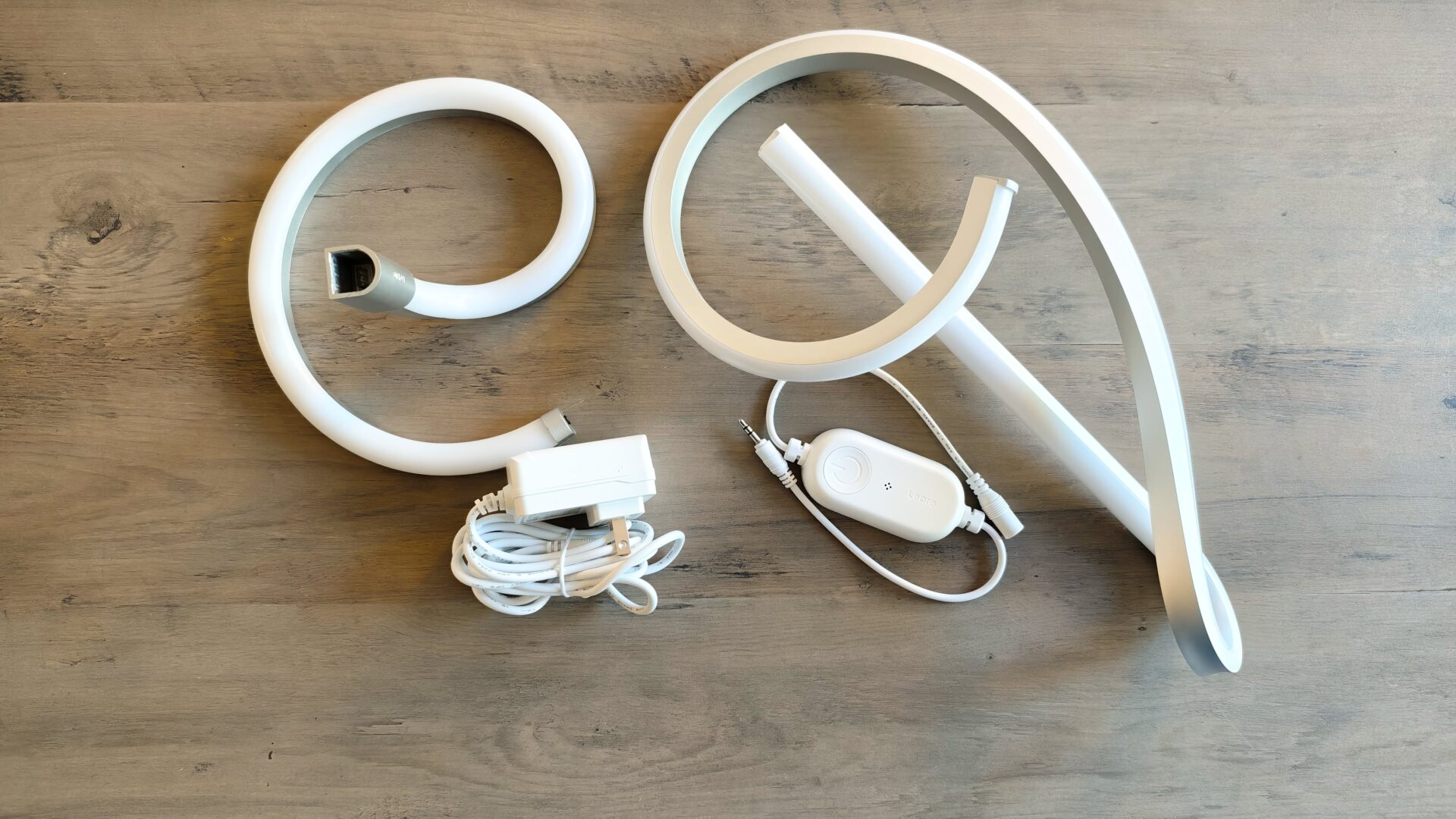 Lepro TB2 Smart LED Table Light Review