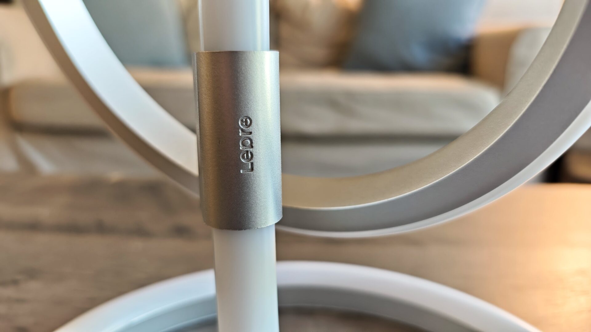 Lepro TB2 Smart LED Table Light Review