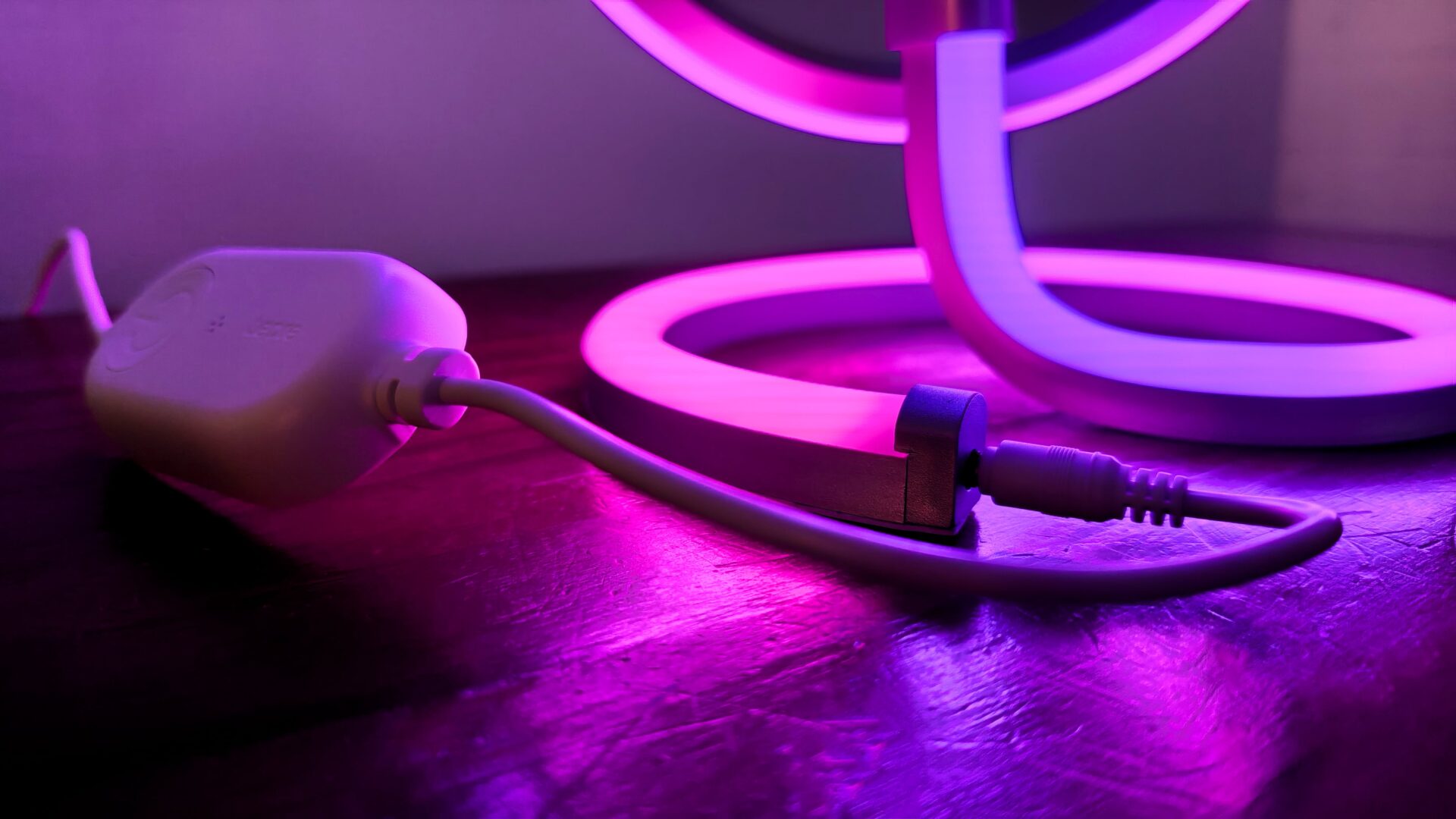 Lepro TB2 Smart LED Table Light Review