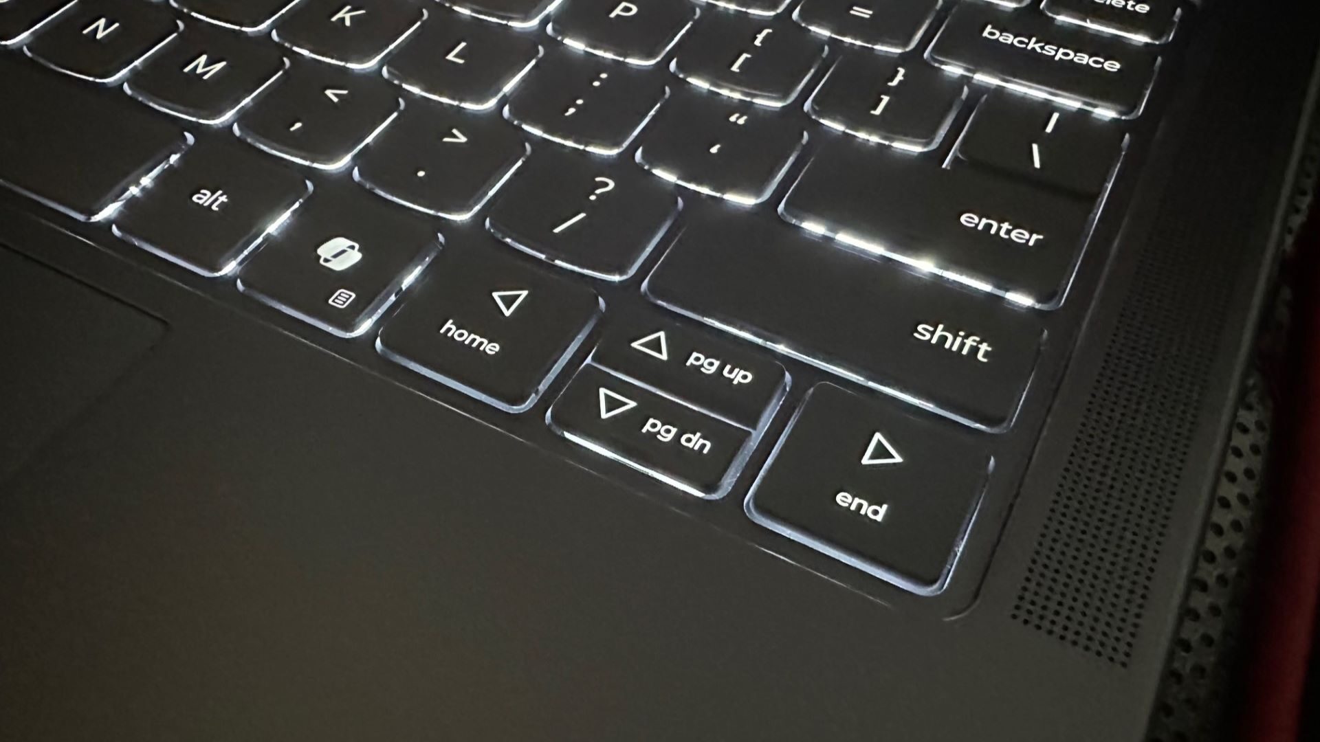 Lenovo Slim 7i Aura Edition Laptop Review