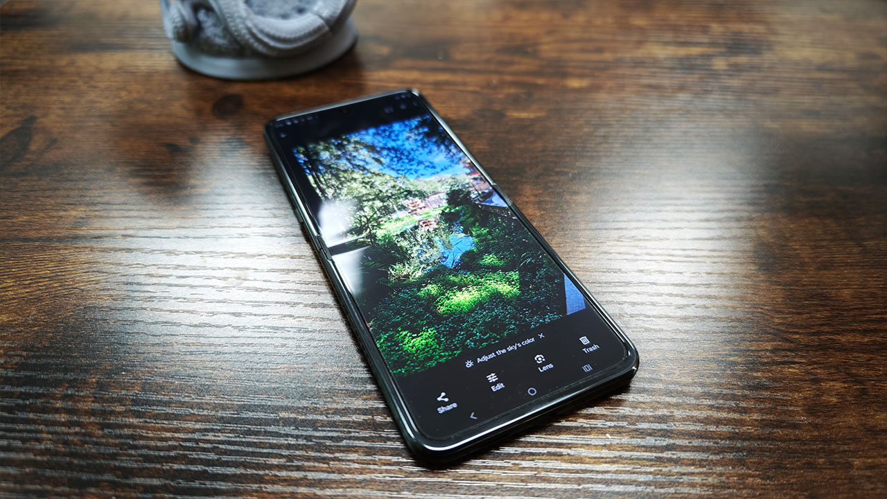 Motorola Razr Ultra 2025 Smartphone Review