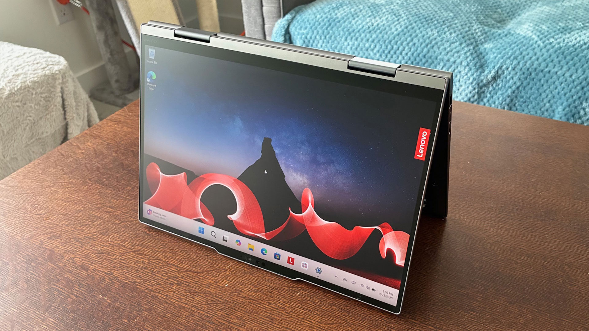 Lenovo Thinkpad X1 2-in-1 Aura Edition Laptop Review