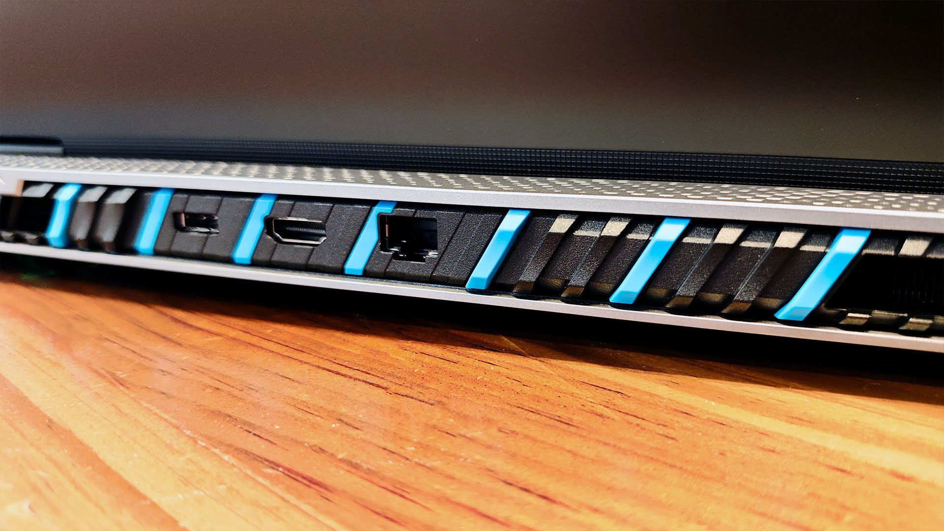 MSI Titan 18 HX AI A2XW Gaming Laptop Review
