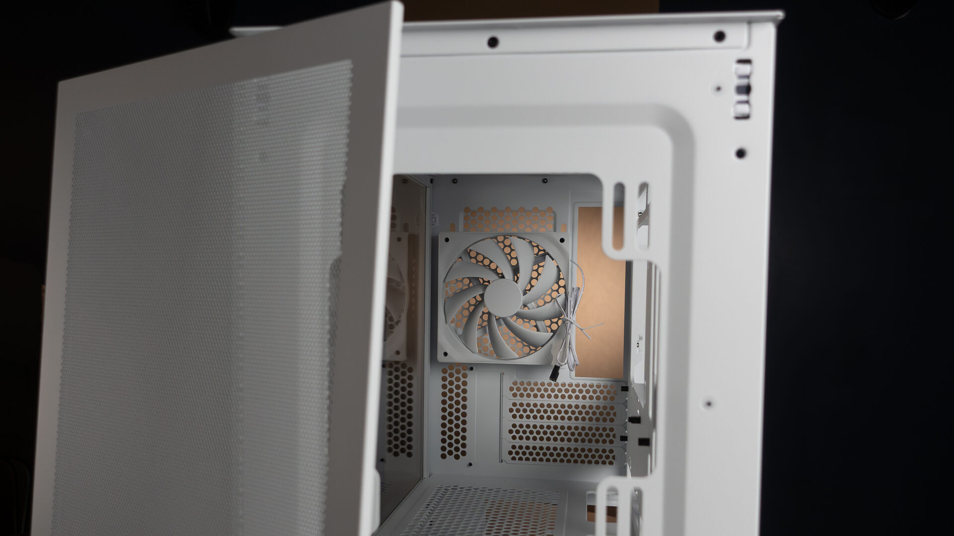 NZXT H3 Flow Micro-ATX Airflow Case Review