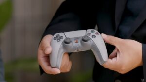 A New PS5 Dualsense Beta Allows Savvy Controllers To Pair With Numerous Devices at Once