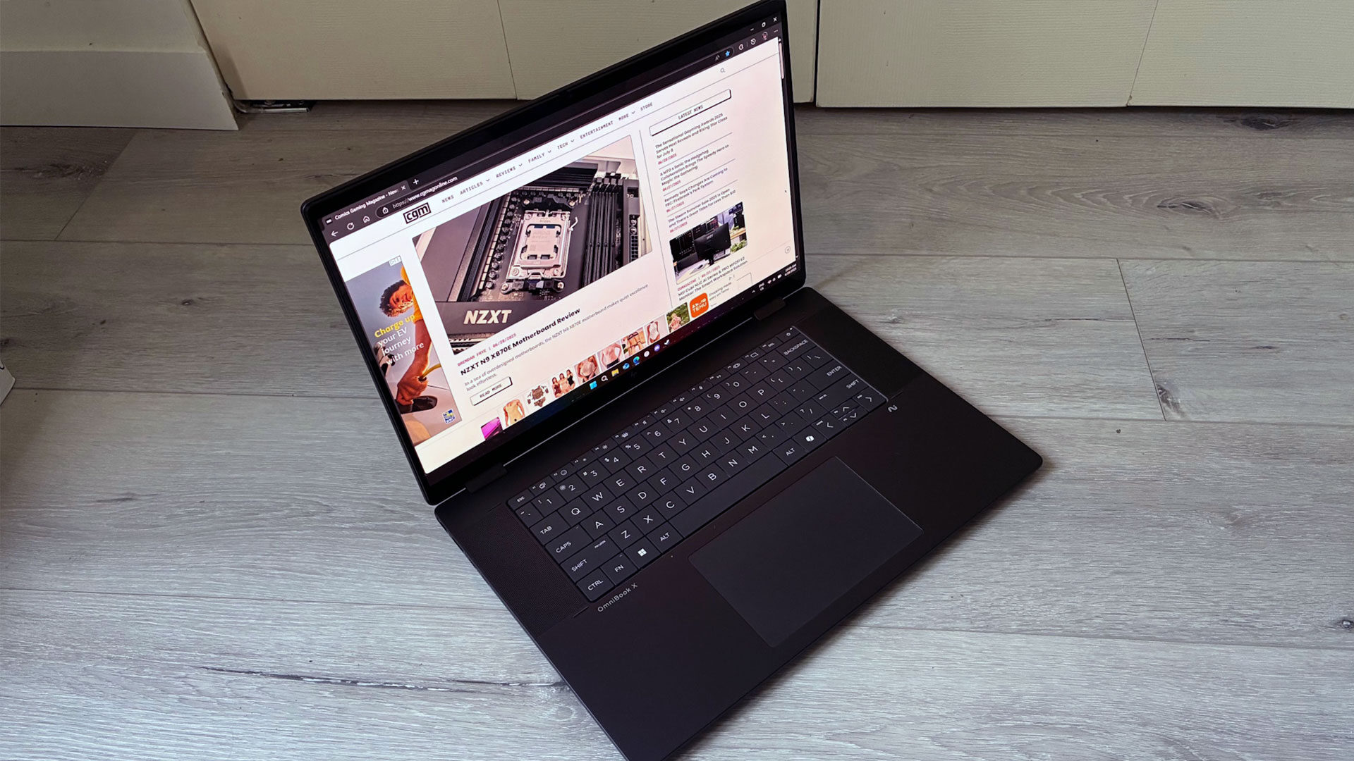 HP OmniBook X Flip 16 Laptop Review